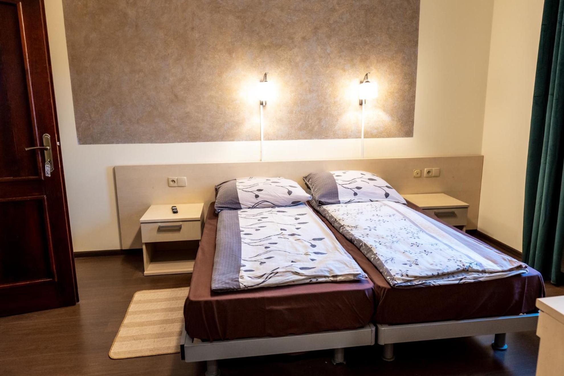 Gosciniec Stara Szkola Otel Haluszowa Dış mekan fotoğraf
