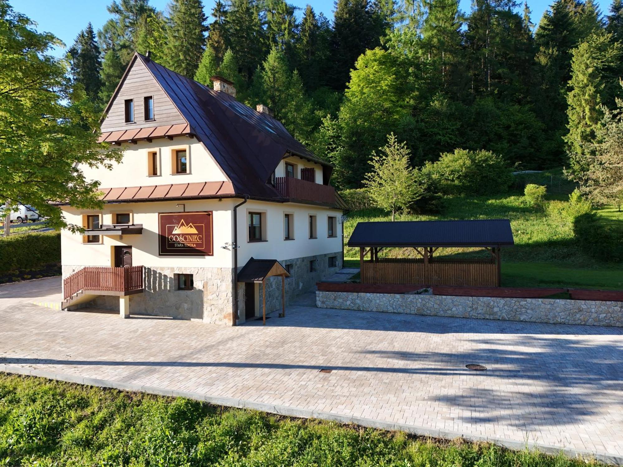 Gosciniec Stara Szkola Otel Haluszowa Dış mekan fotoğraf